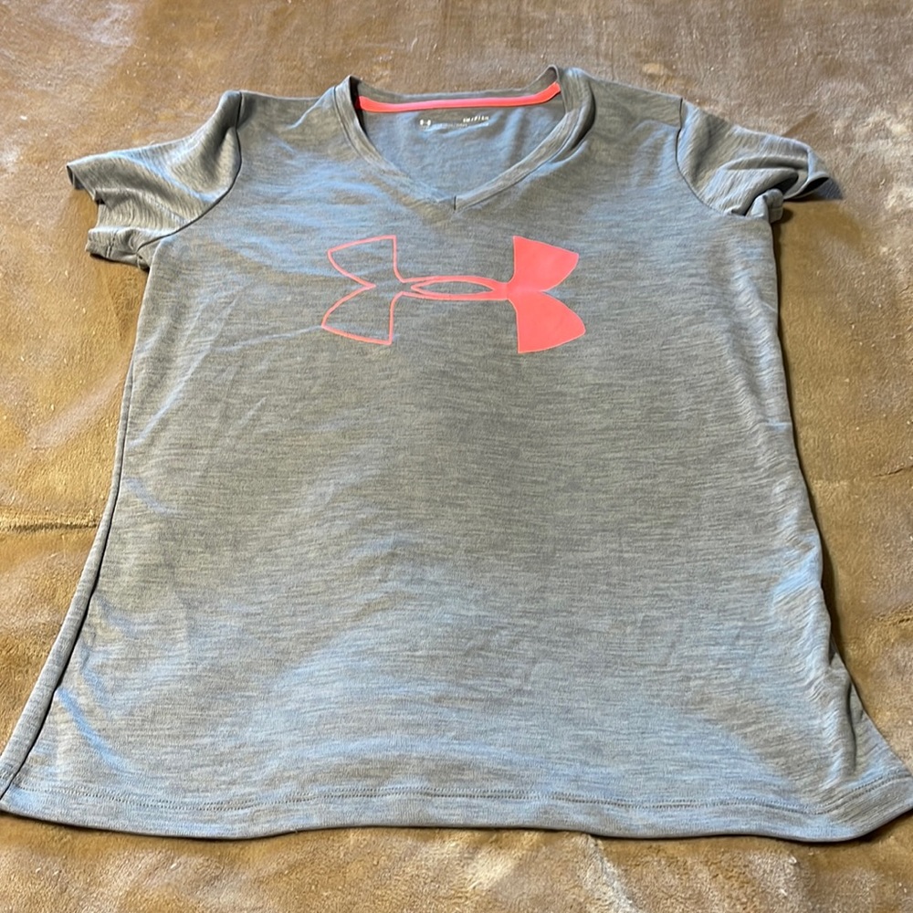 Under Armour tshirt